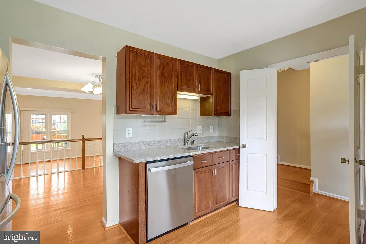 3 bed, 3.5 bath, 2040 sqft, $3,500 — Photo 3