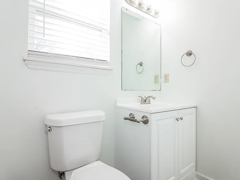 2341 Castlecomer Dr — Photo 17