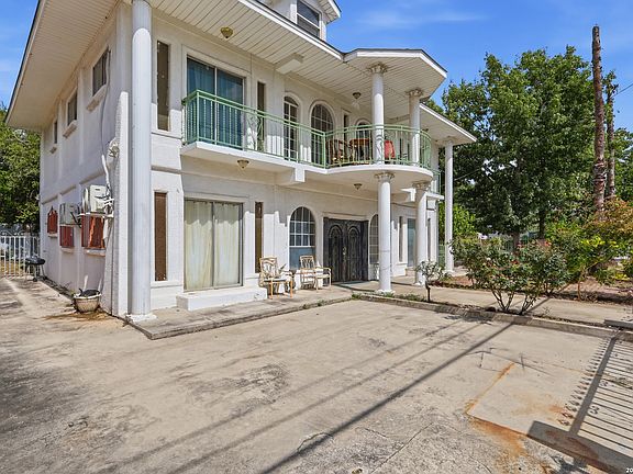 5th image of 603 S SAN JOAQUIN AVE