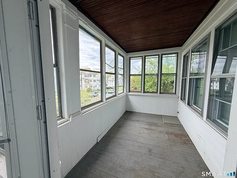 152 Lyons St — Photo 9