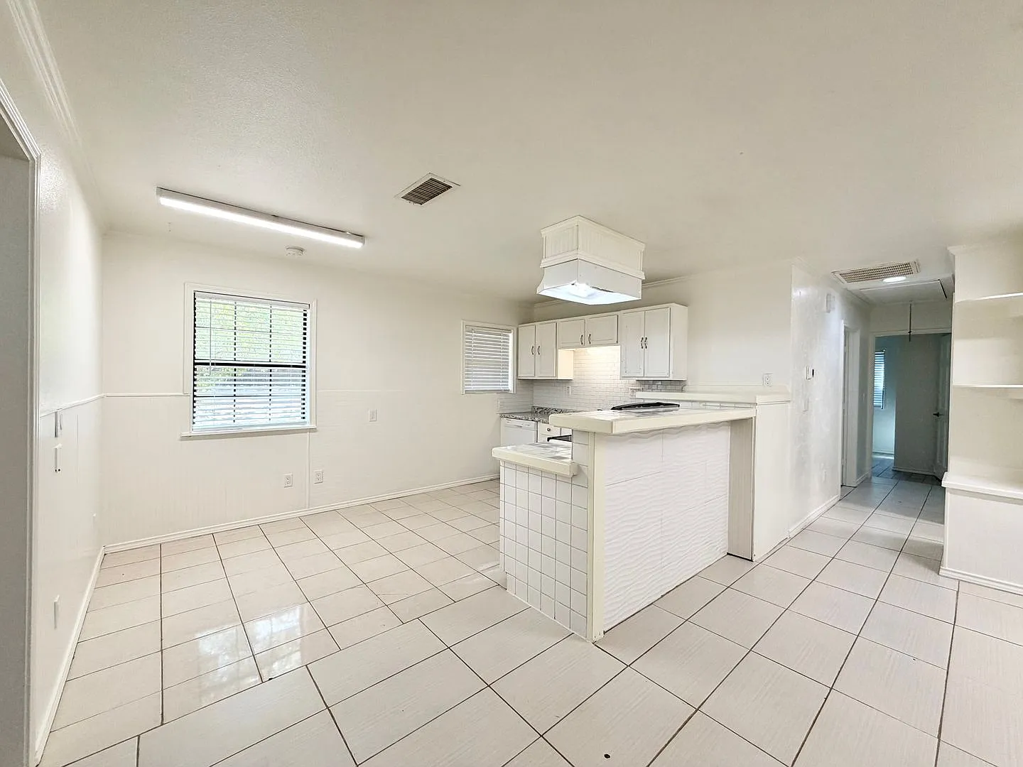 Quaint 3 bedroom, 1.5 bath in Euless — Photo 4