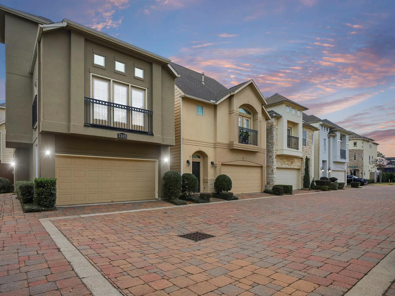 3 bed, 2.0 bath, 1515 sqft, $2,500 — Photo 2