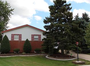 8813 W 92nd St, Hickory Hills, IL