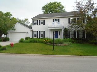 6113 Heritage Ln, Lisle, IL 60532