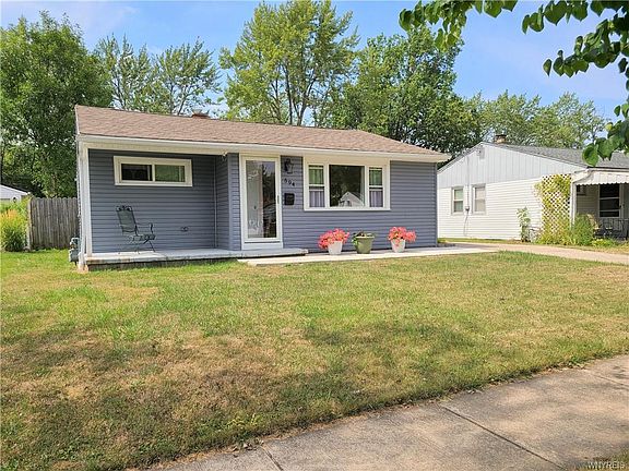 2nd image of 594 Montrose Ave
