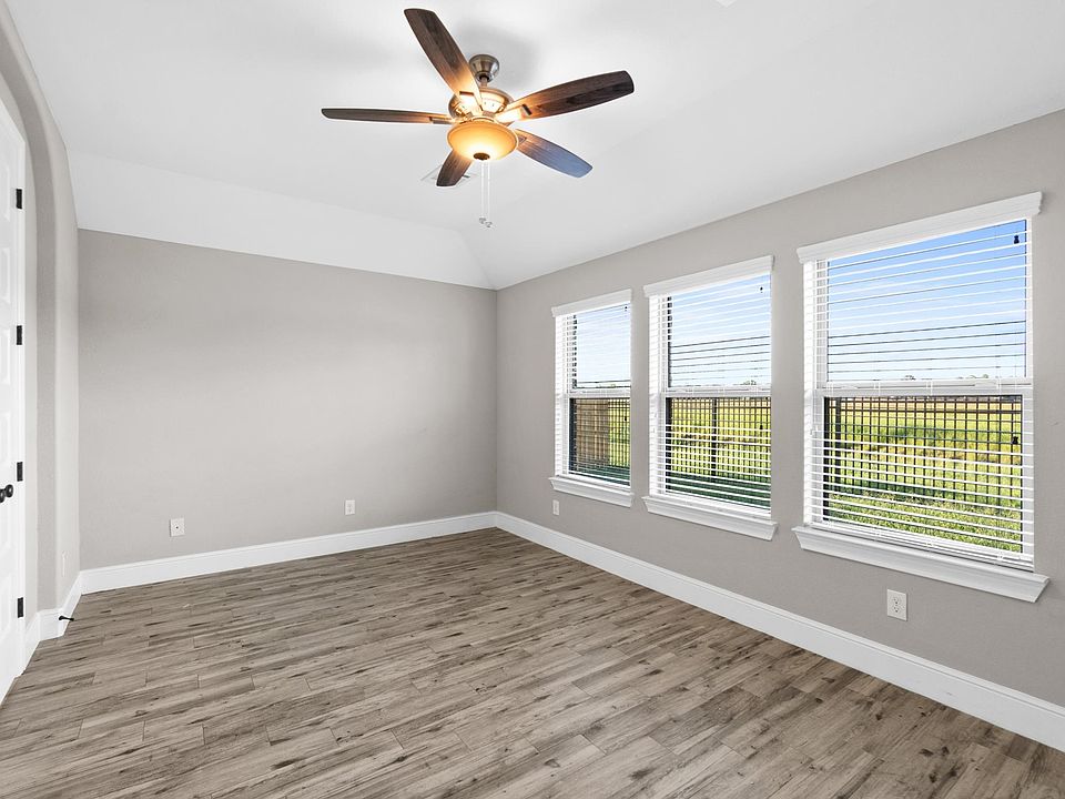 1st image of 9701 Highland Pointe Dr