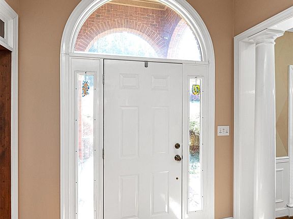 5th image of 509 Bristol Ln