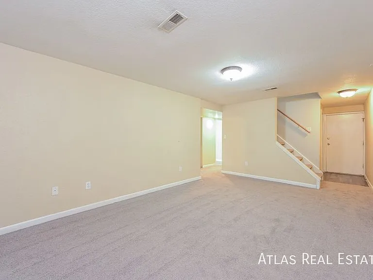 540 N Harlan St — Photo 10