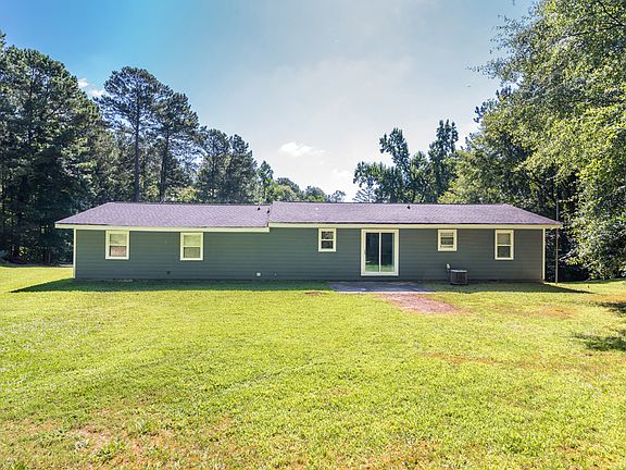 5th image of 2552 Hill Cir NE
