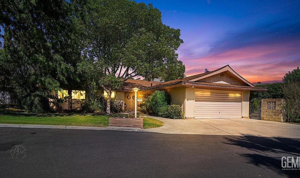 1st image of 2901 Summit Cir
