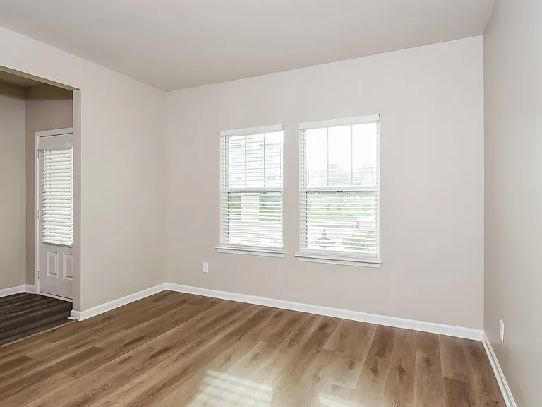 6068 Hickory Creek Ct — Photo 8