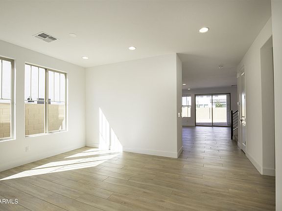 5th image of 2182 E Canary Dr