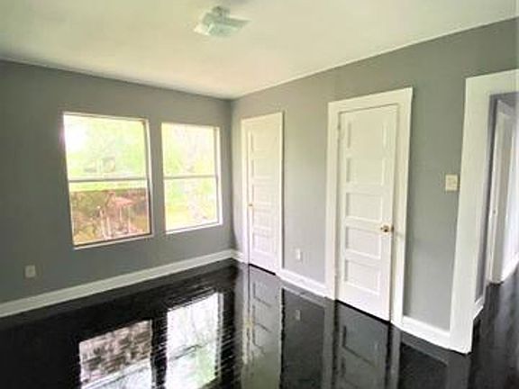 4th image of 413 Margaret St