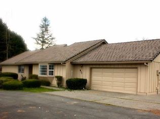 833 Darneille Ln, Grants Pass, OR 97527