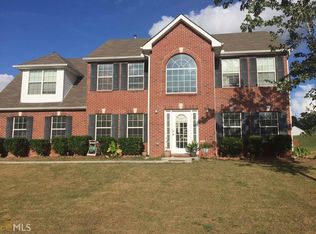 33 Lake Crossing Ct, Fayetteville, GA 30215