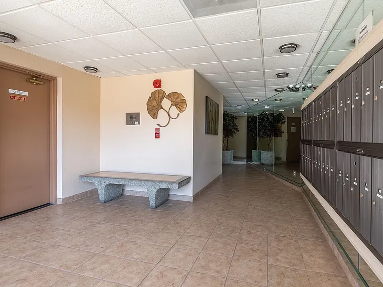 Riverside Terrace Apartments — Photo 43