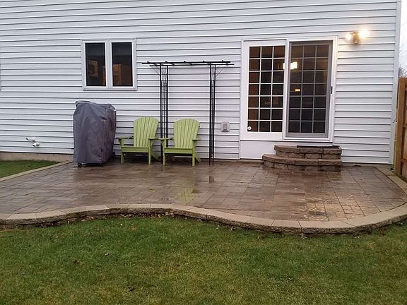 5th image of 1701 Plum Dr