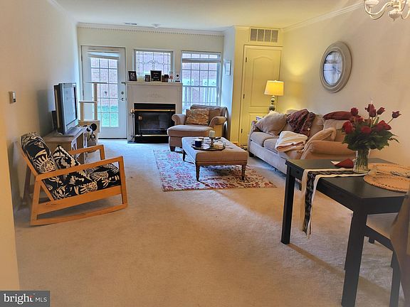 2nd image of 6940 Fairfax Dr Unit 100