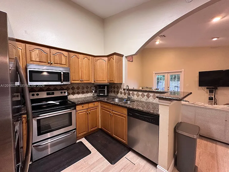 11143 Model Cir E — Photo 6