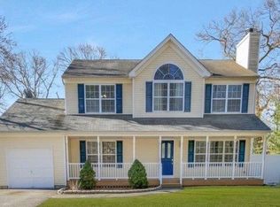 266 Hawkins Ave, Ronkonkoma, NY 11779