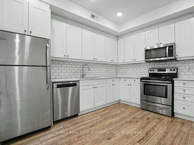 112 Union St E #B105 — Photo 9