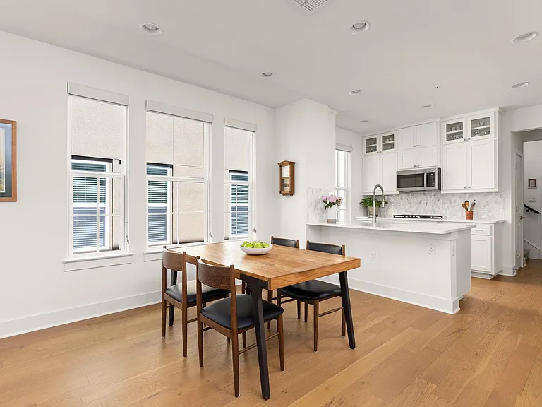 2509 Simond Ave #A1 — Photo 10