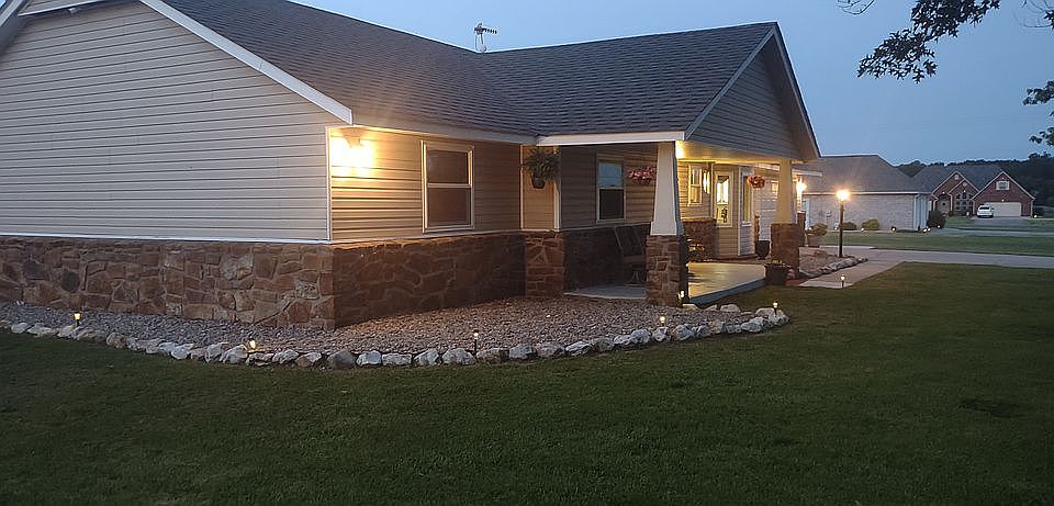 1st image of 6042 Country Dr