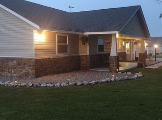 6042 Country Dr, Pryor, OK 74361