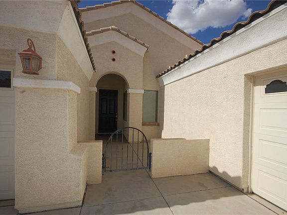2nd image of 2140 E Iris Dr