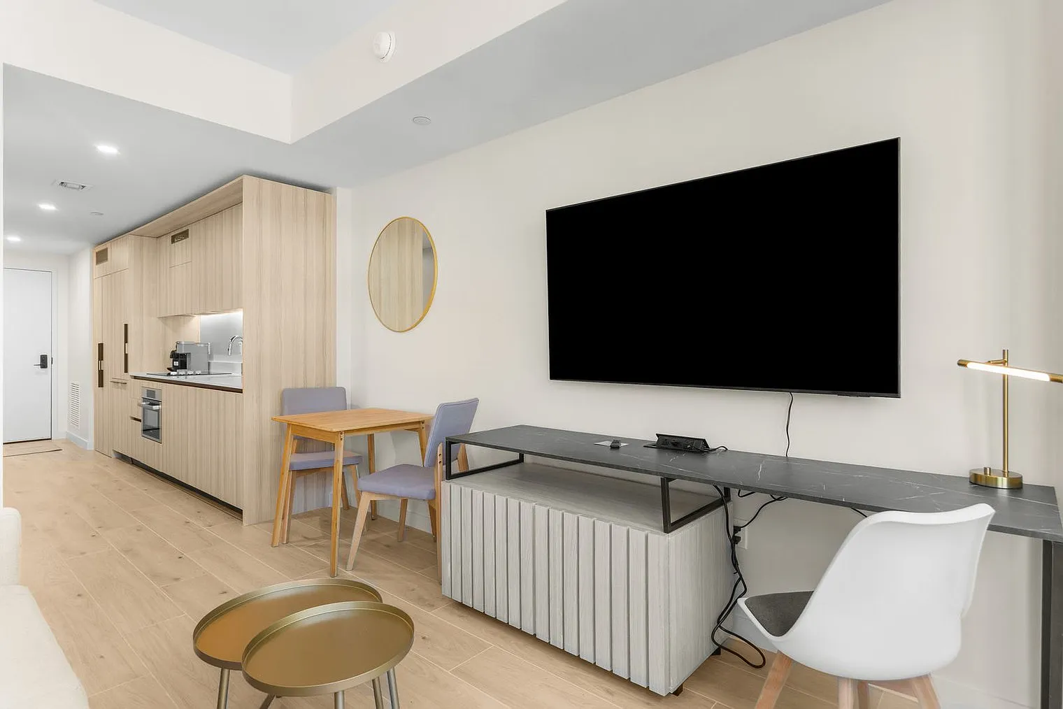 Studio, 1.0 bath, 592 sqft, $3,300 — Photo 3