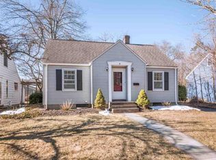 8 Lincoln Pl, New Paltz, NY 12561