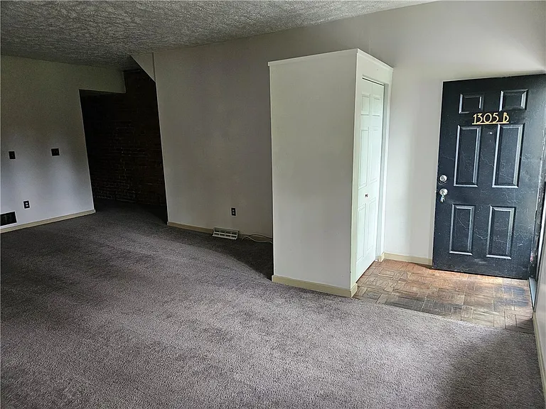 1305 Walnut St #B — Photo 4