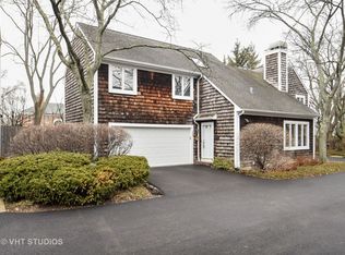 184 E Winthrop Ln, Lake Forest, IL 60045