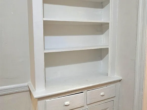 327 Jackson Street image 10 of 47