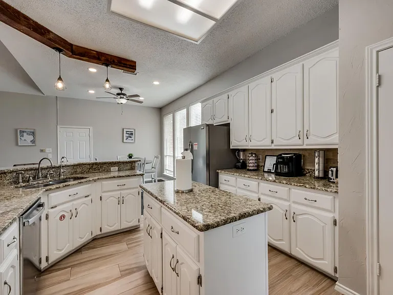 4618 Lakepointe Ave — Photo 15