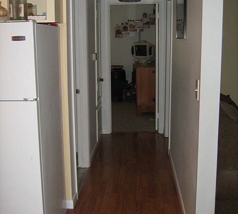 4th image of 328 Bayless Ct