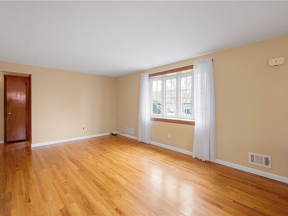 5th image of 3478 Brickley Dr