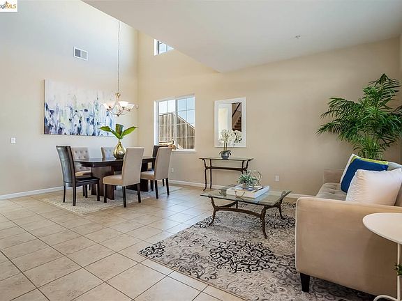 4th image of 2488 El Tambor Dr