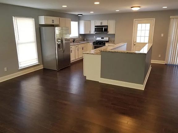 5th image of 6785 Finchdale Ct