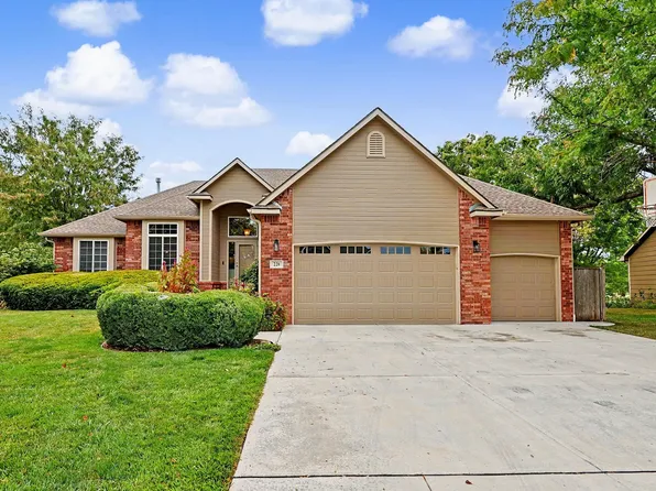 220 N Bent Tree Ct, Andover, KS 67002