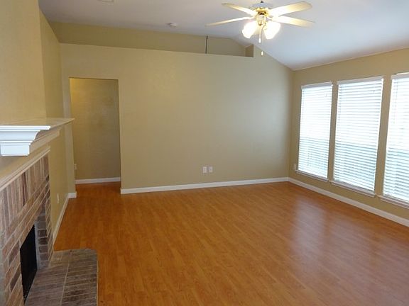 2nd image of 820 Cooper Ln