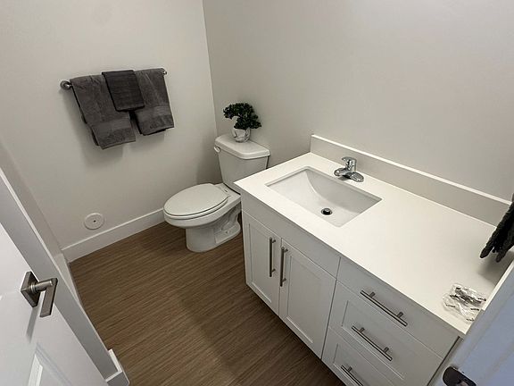 3rd image of 2085 N Main St