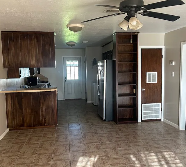 2407 Cornell Dr — Photo 3