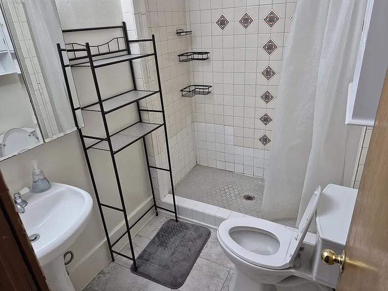 1616 Jones Rd #1 — Photo 11