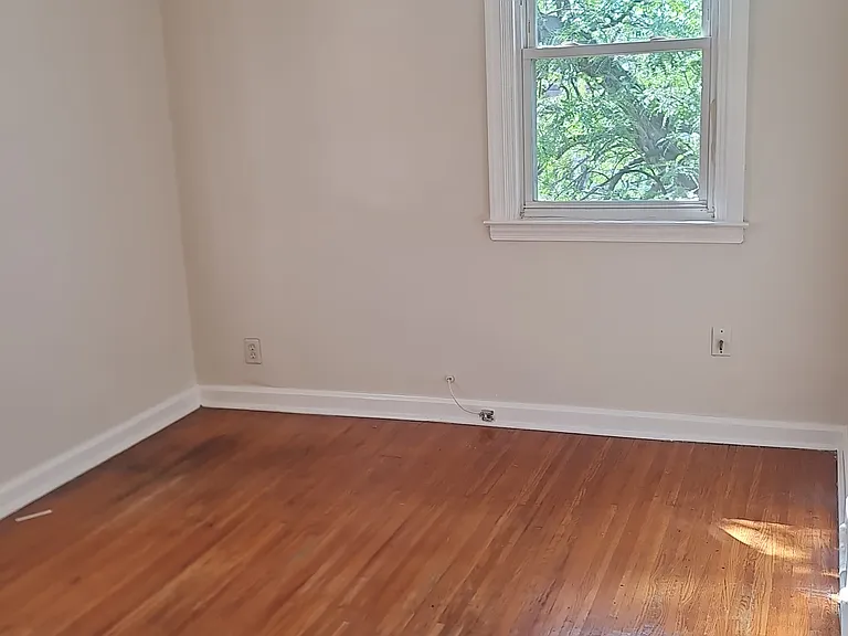 1100 Longshore Ave — Photo 11
