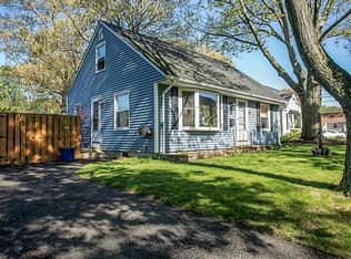 12 Bailey St, Rumford, RI 02916