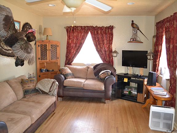 4th image of 579 W 7th St