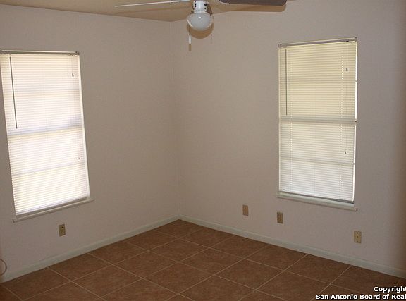 5th image of 3122 Darby Blvd