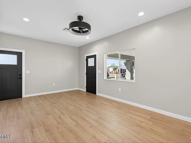 739 S Central Ave #2 — Photo 33