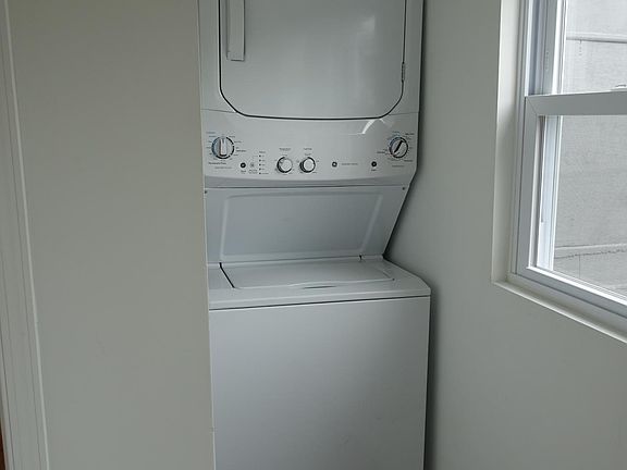 5th image of 2830 Overington St #2830